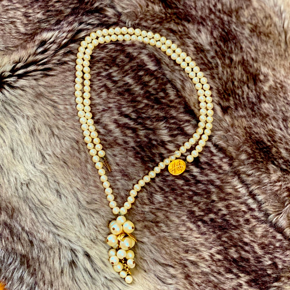 Diane Von Furstenberg pearl necklace